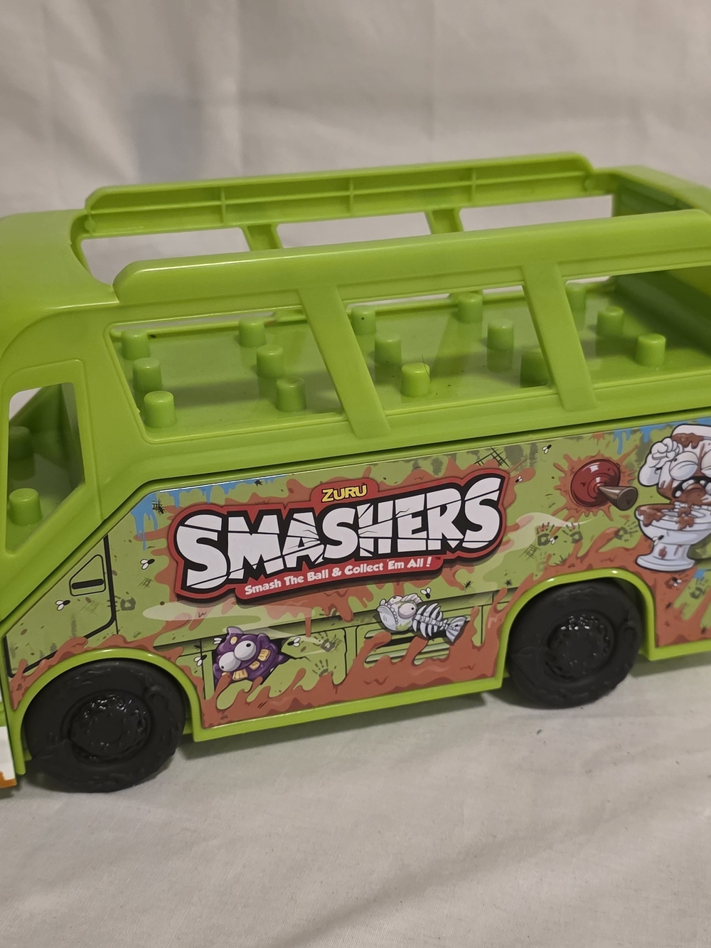 Zuru Smashers Sludge Bus With 30+ Mini Figures Excellent Condition Toilet Aim